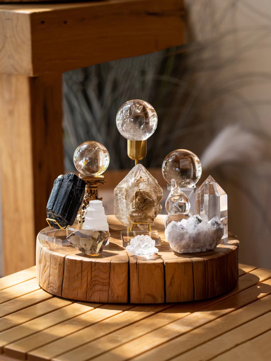 clean quartz, smoky crystal, azeztulite stone, obsidian, selenite, Herkimer diamond. skeleton crystal